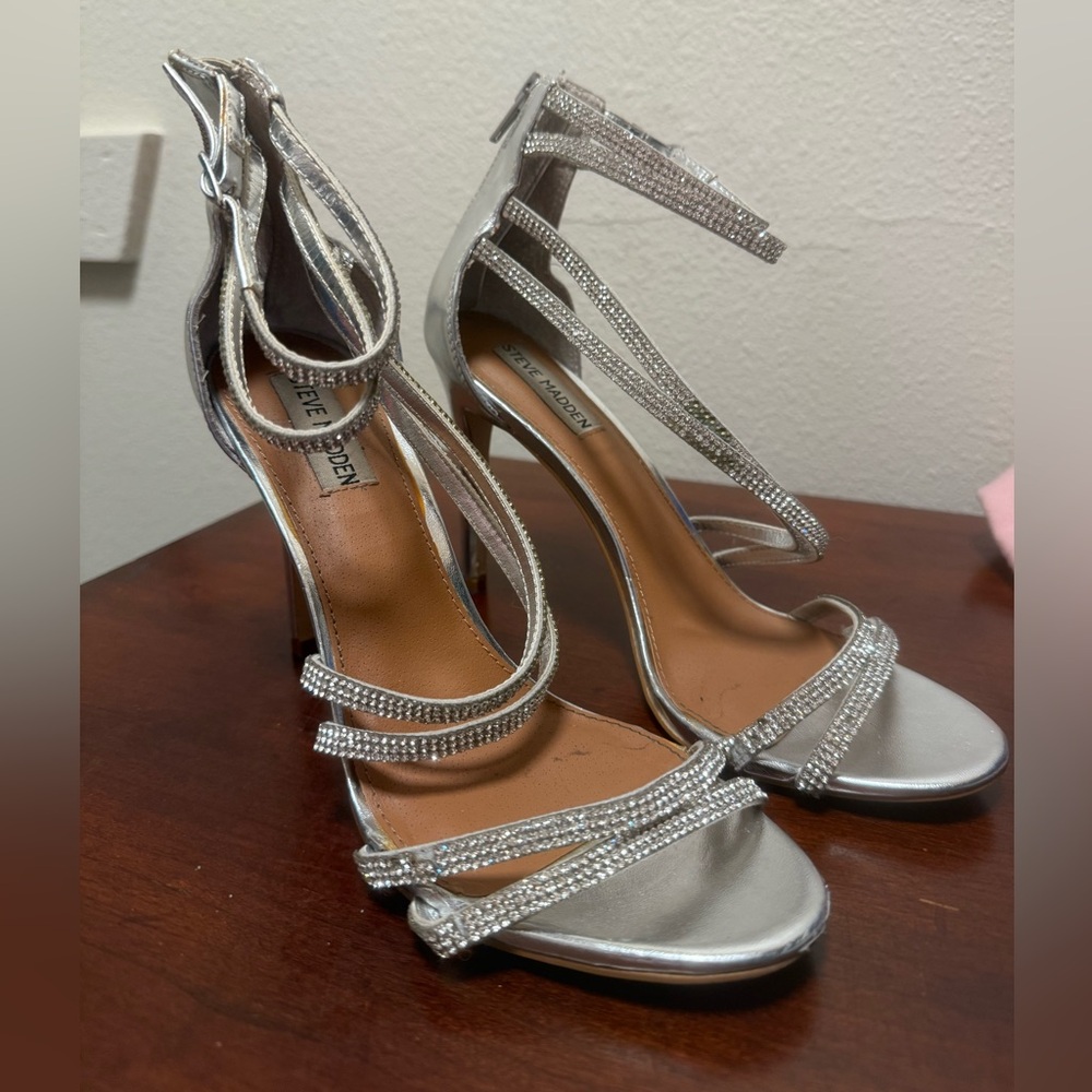Steve Madden Strap Sparkle Sequin Heels Pumps Silver Size 8